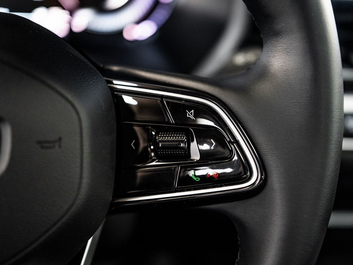 Geely Emgrand 2024 - фото автомобиля