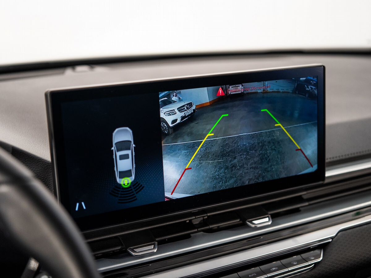 Geely Emgrand 2024 - фото автомобиля