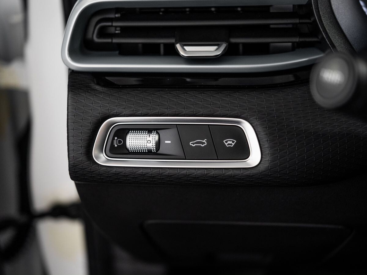 Geely Emgrand 2024 - фото автомобиля