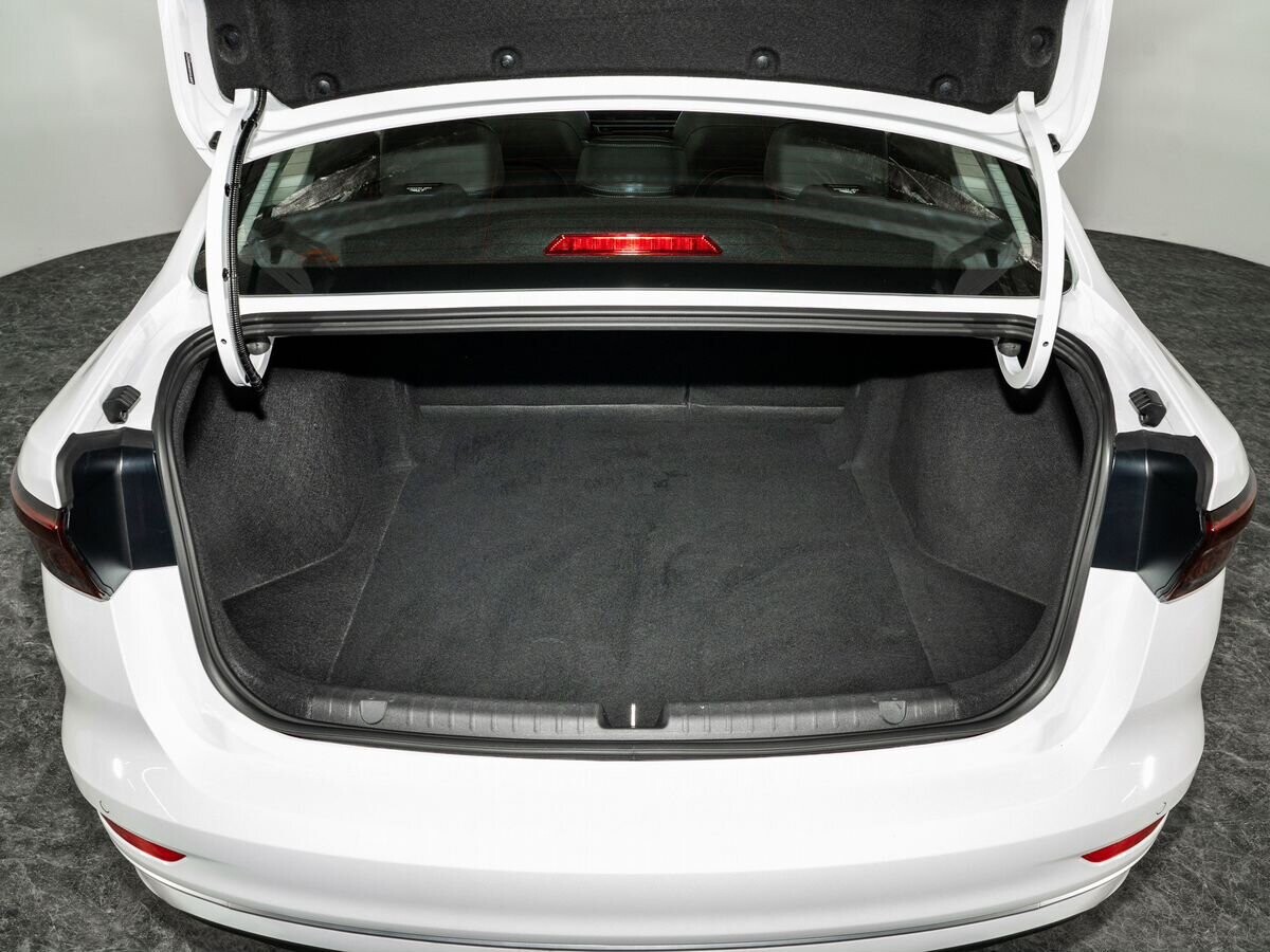 Geely Emgrand 2024 - фото автомобиля