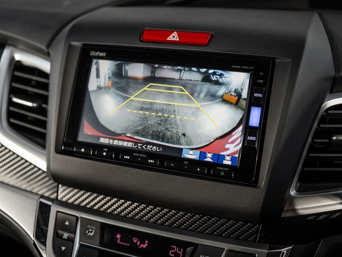 Honda Jade 2019 - фото автомобиля