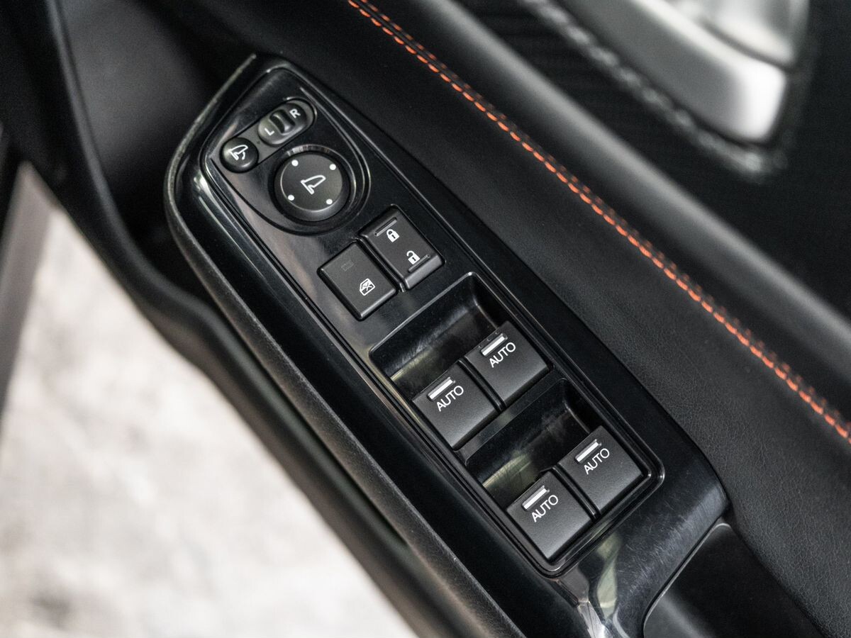 Honda Jade 2019 - фото автомобиля