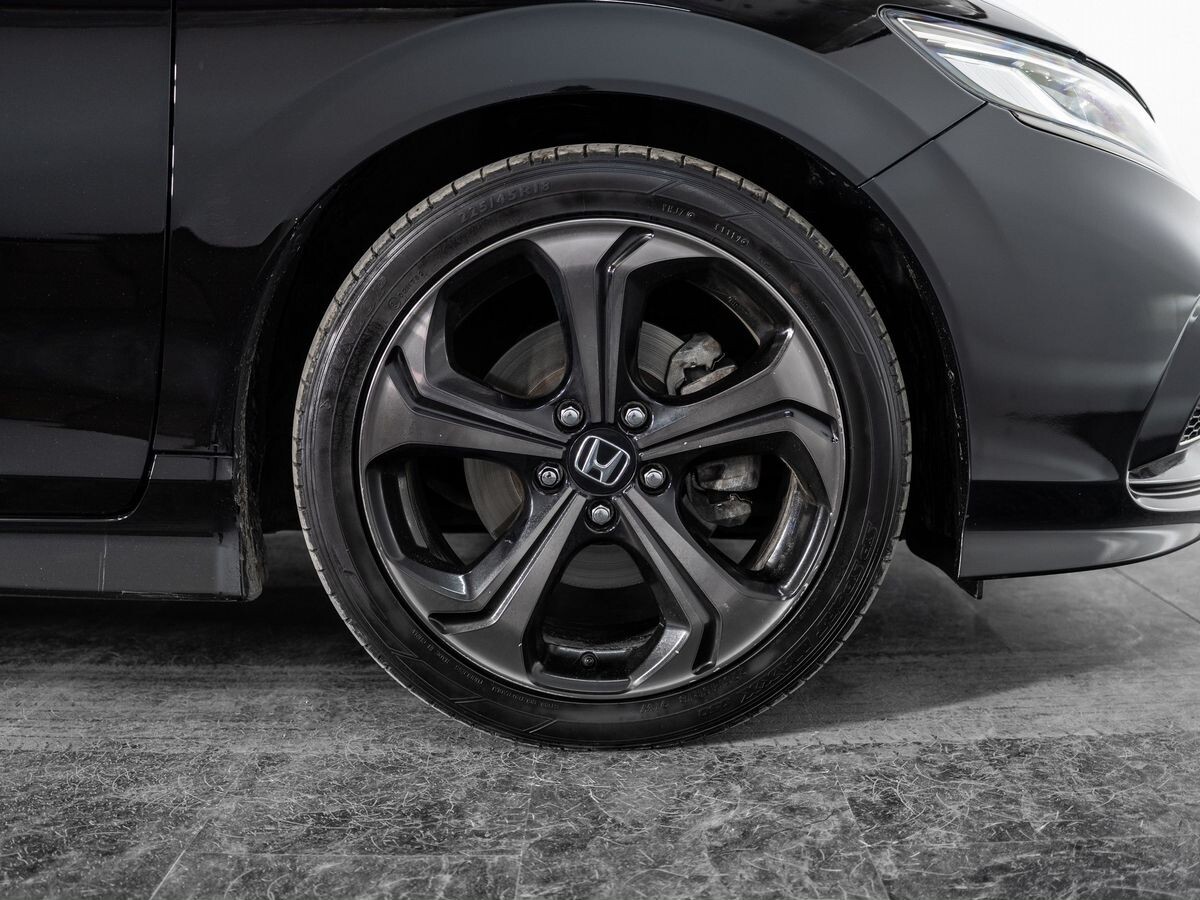 Honda Jade 2019 - фото автомобиля