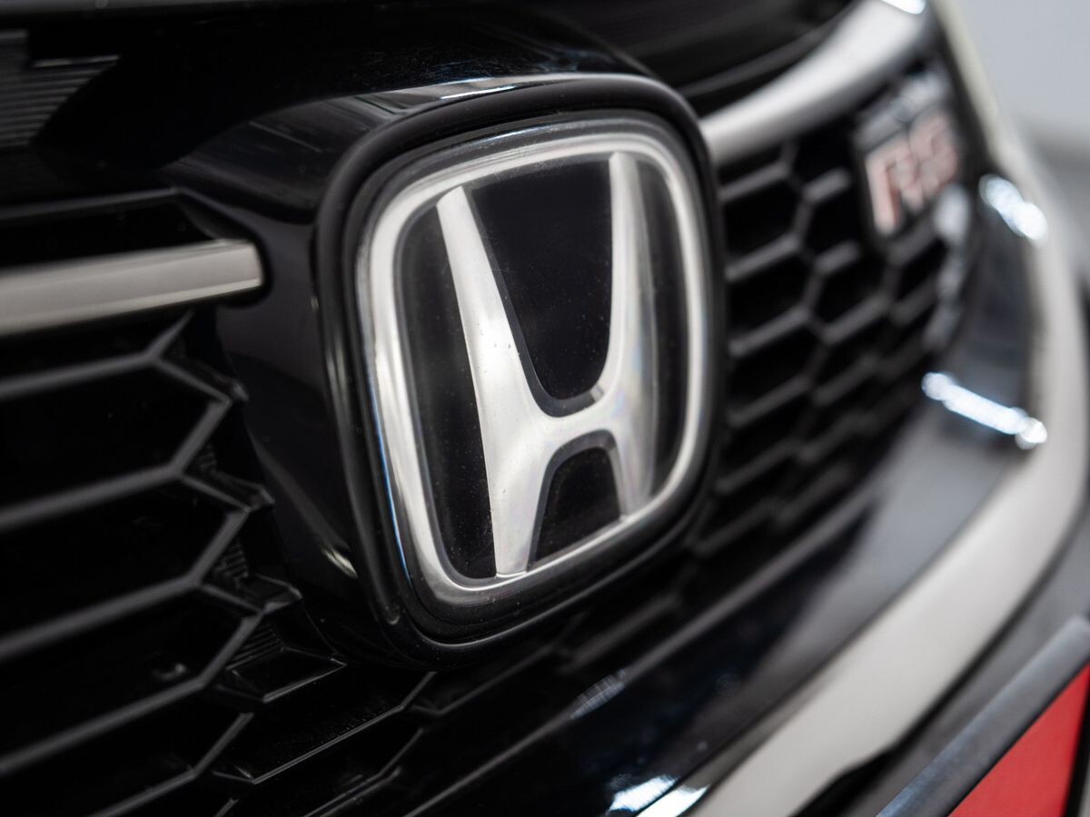 Honda Jade 2019 - фото автомобиля