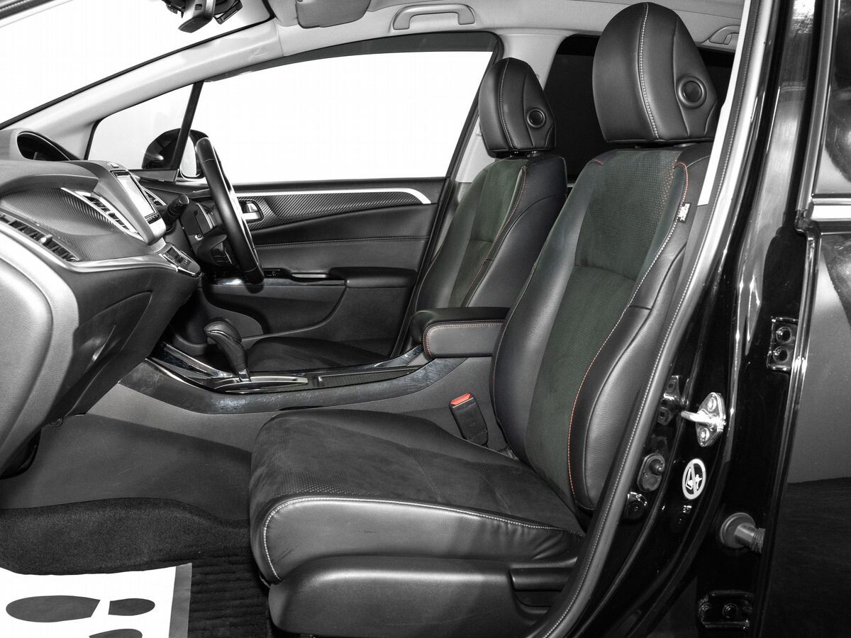 Honda Jade 2019 - фото автомобиля