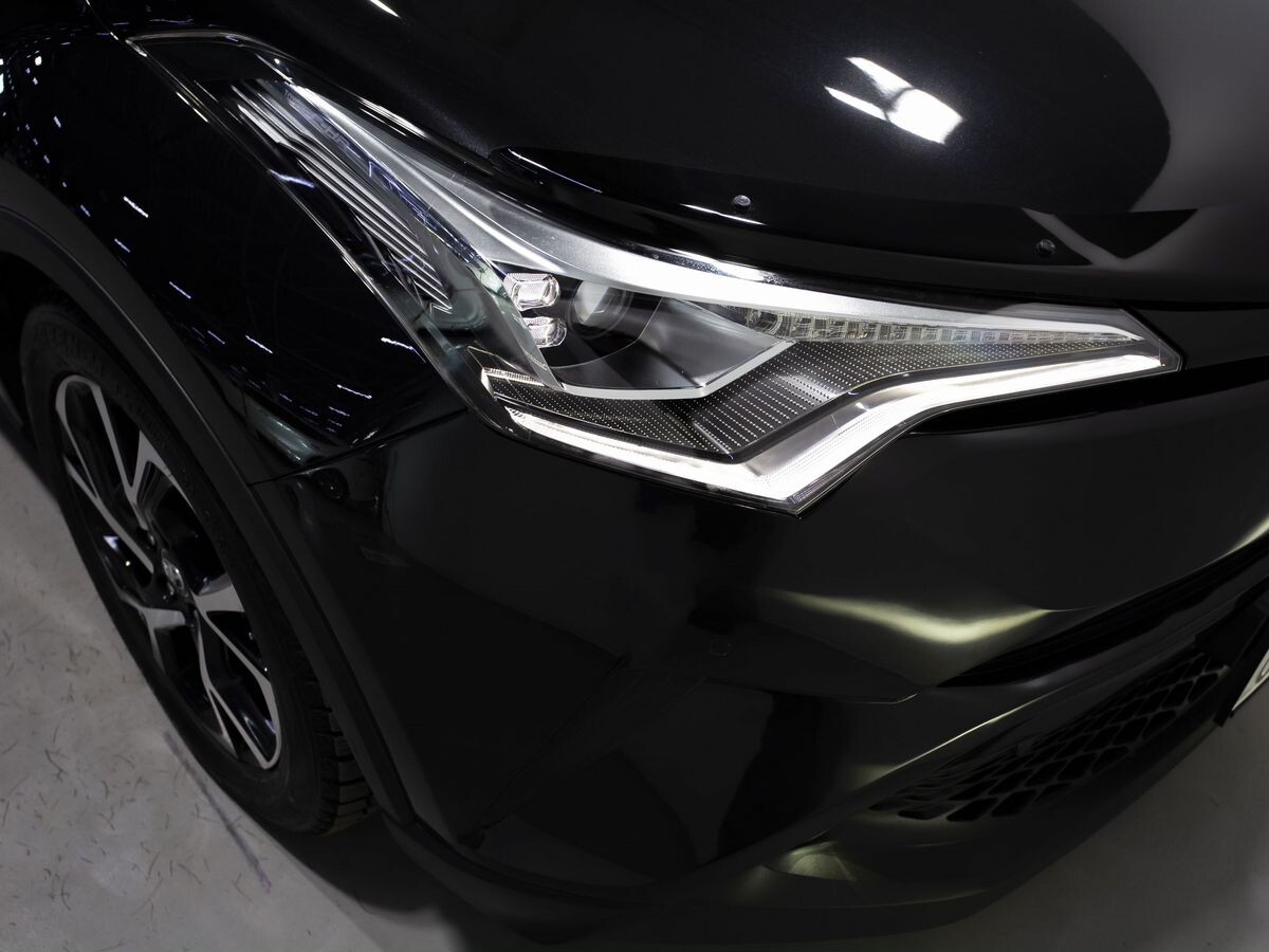 Toyota C-HR 2017 - фото автомобиля