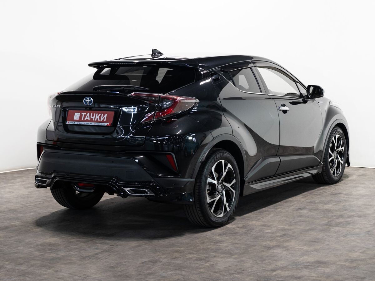 Toyota C-HR 2017 - фото автомобиля