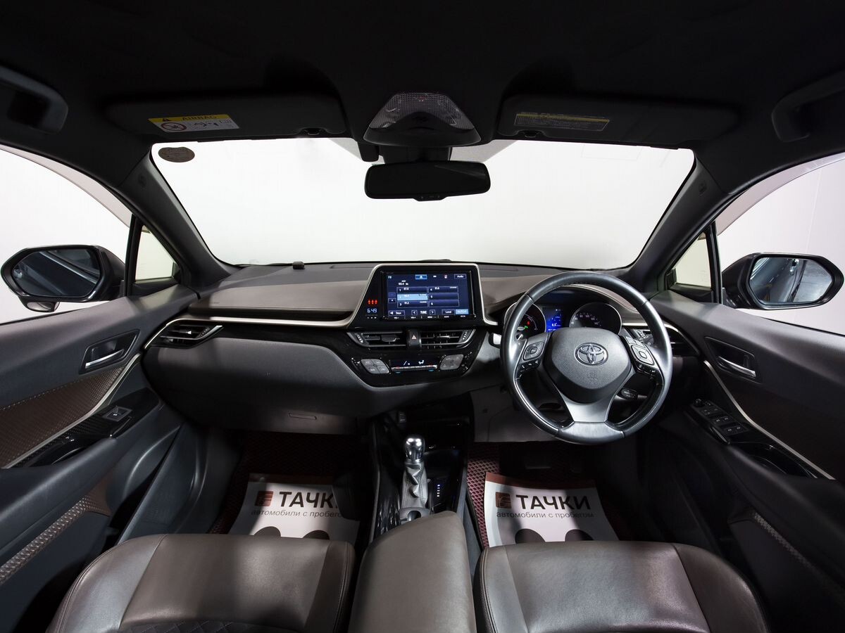 Toyota C-HR 2017 - фото автомобиля