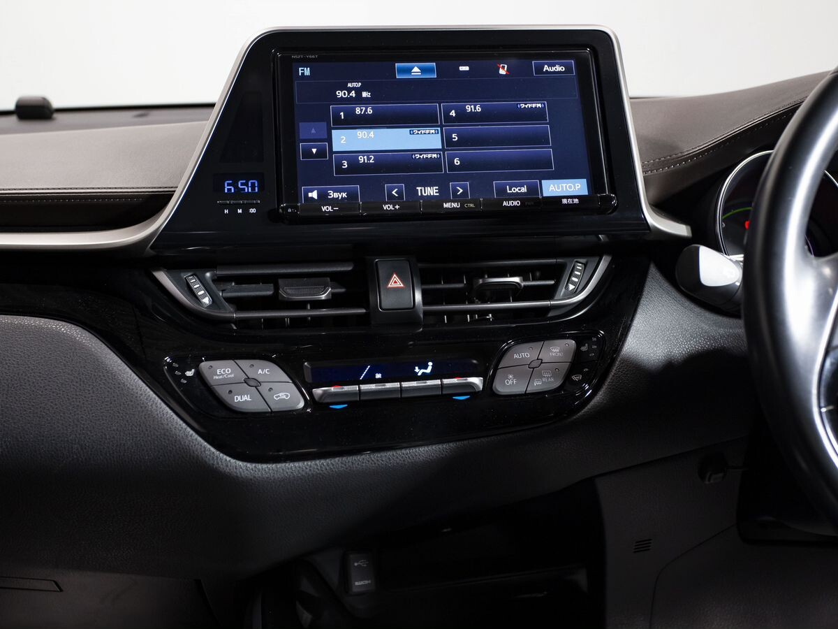 Toyota C-HR 2017 - фото автомобиля