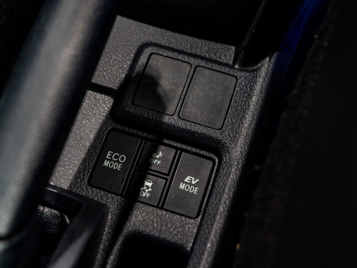 Toyota Corolla Fielder 2015 - фото автомобиля