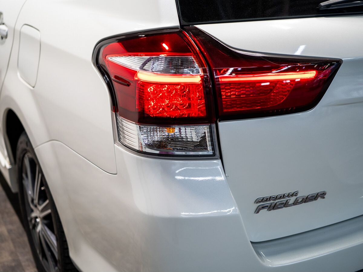 Toyota Corolla Fielder 2015 - фото автомобиля