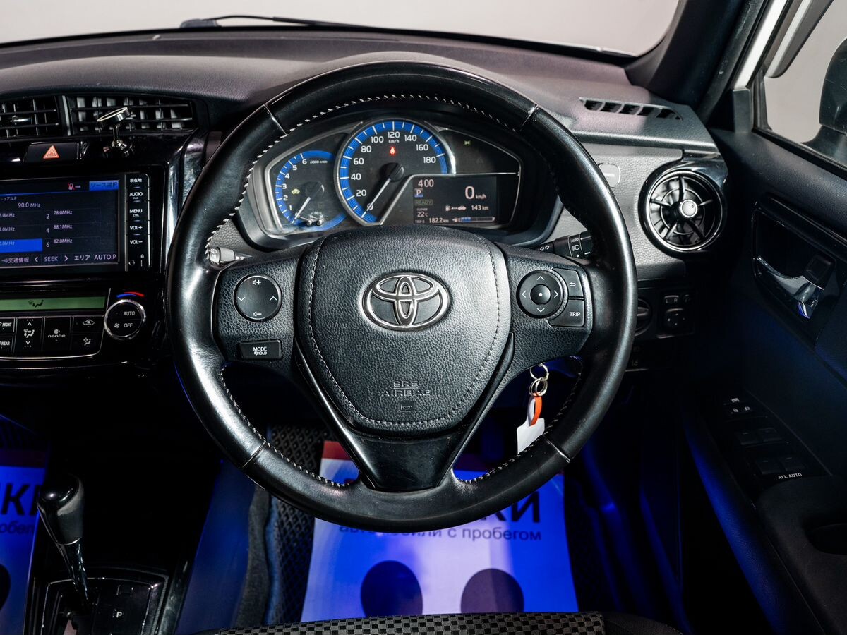 Toyota Corolla Fielder 2015 - фото автомобиля