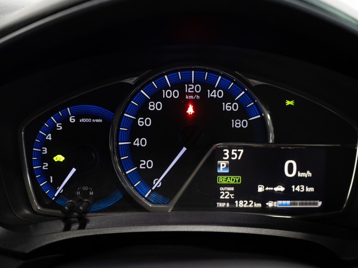 Toyota Corolla Fielder 2015 - фото автомобиля