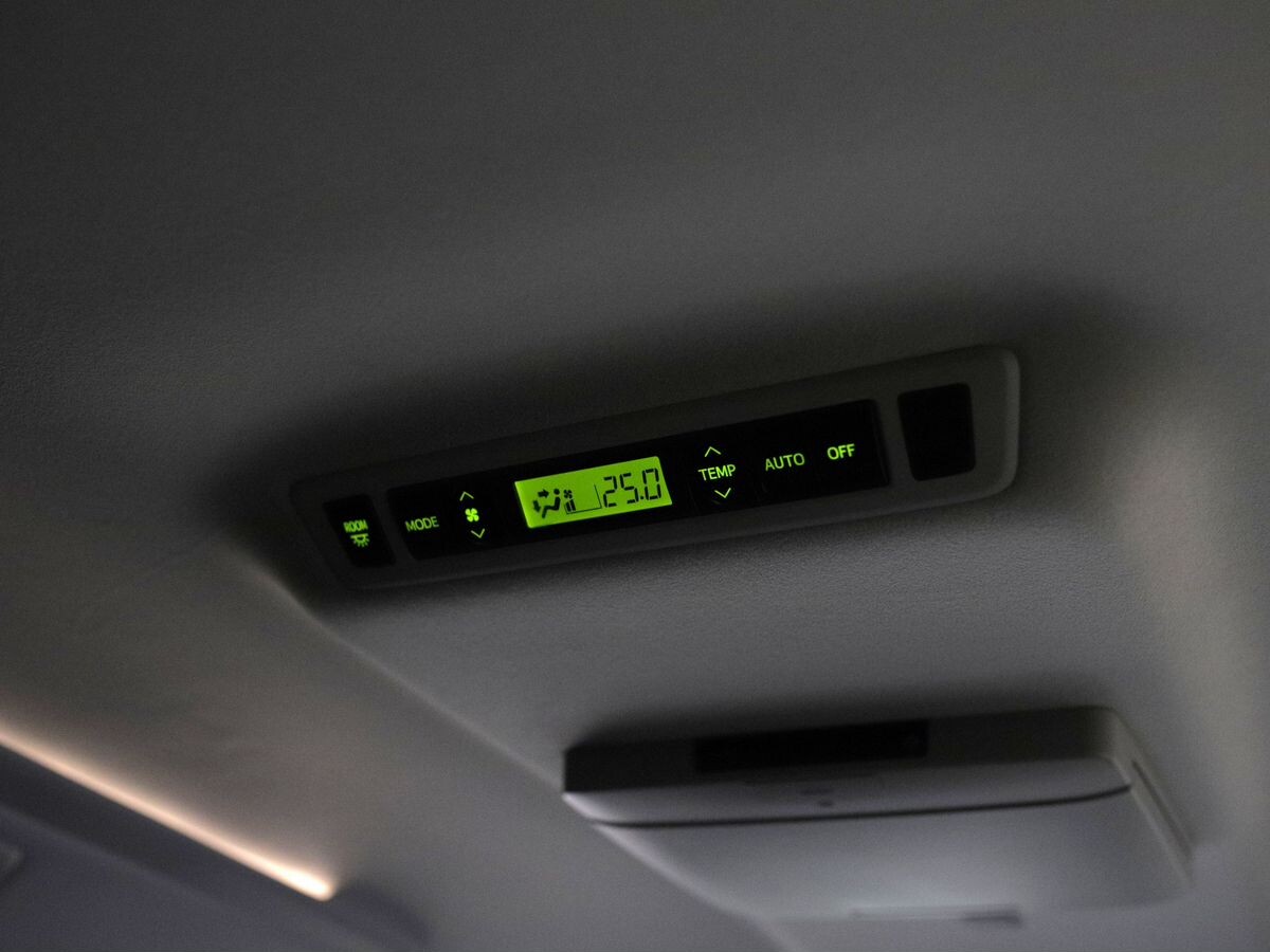 Toyota Vellfire 2013 - фото автомобиля