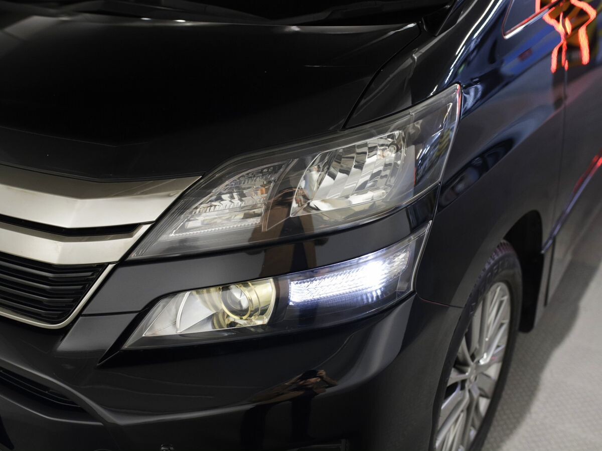 Toyota Vellfire 2013 - фото автомобиля