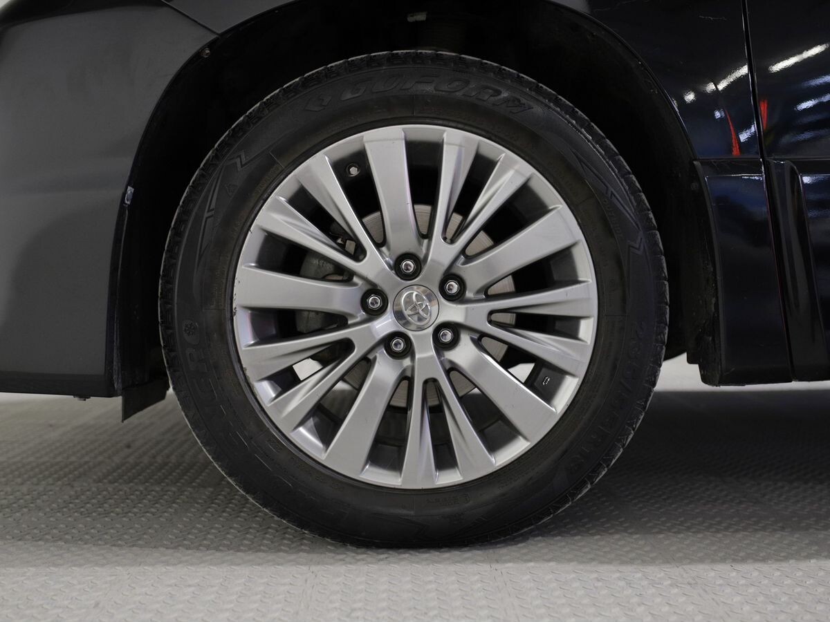 Toyota Vellfire 2013 - фото автомобиля