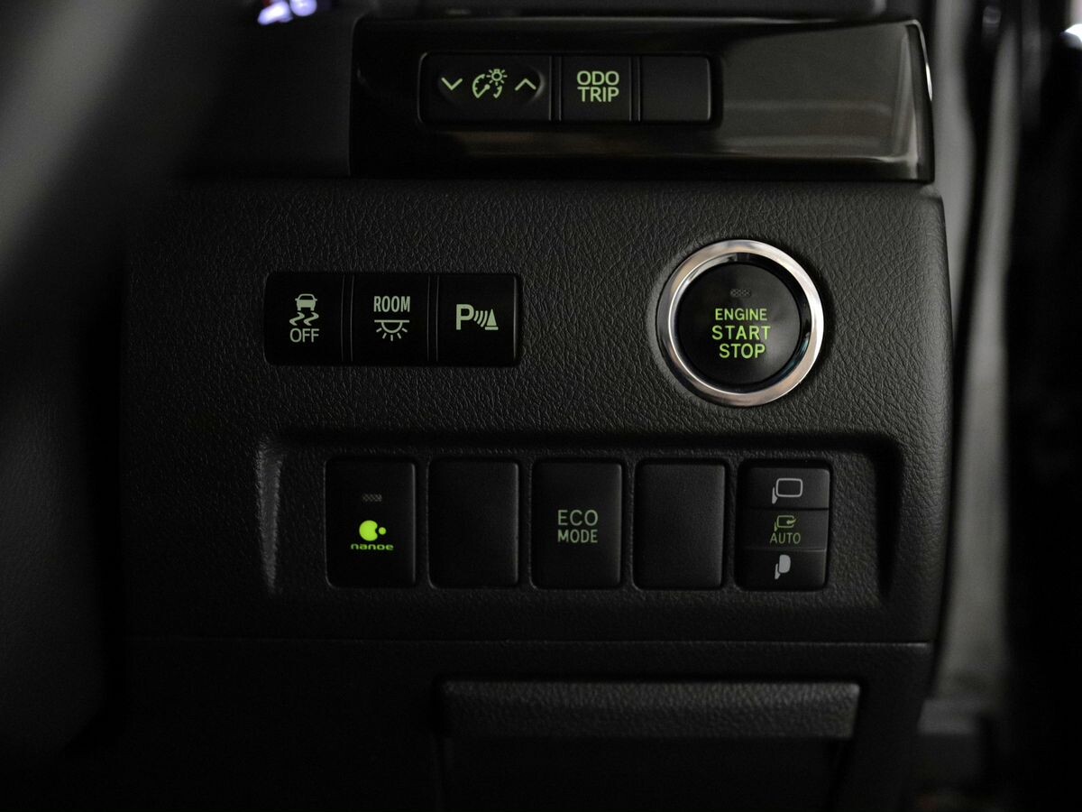 Toyota Vellfire 2013 - фото автомобиля