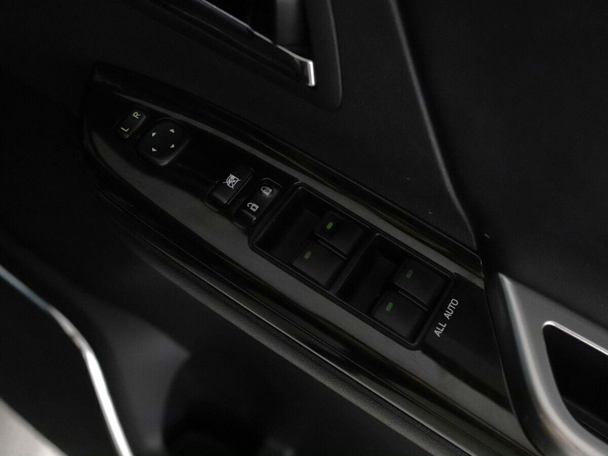 Toyota Vellfire 2013 - фото автомобиля