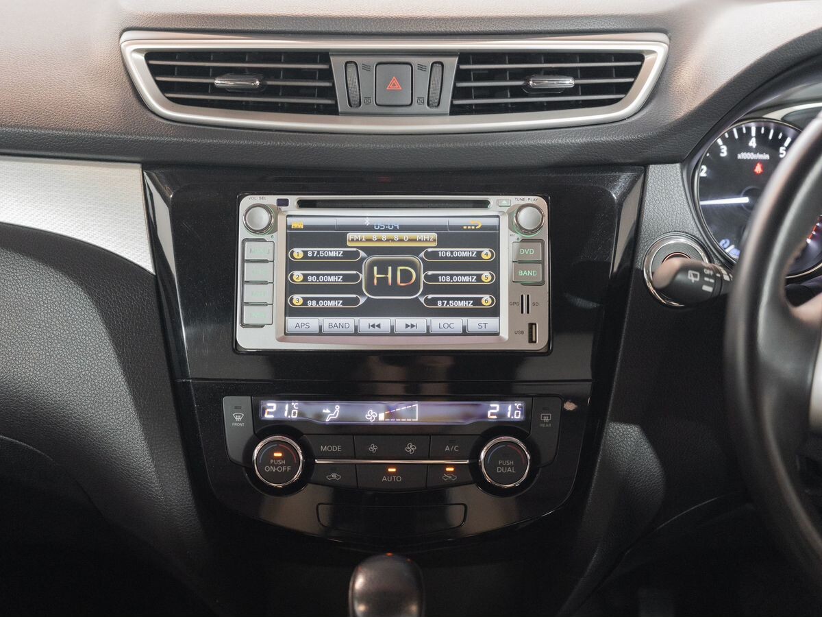 Nissan X-Trail 2015 - фото автомобиля