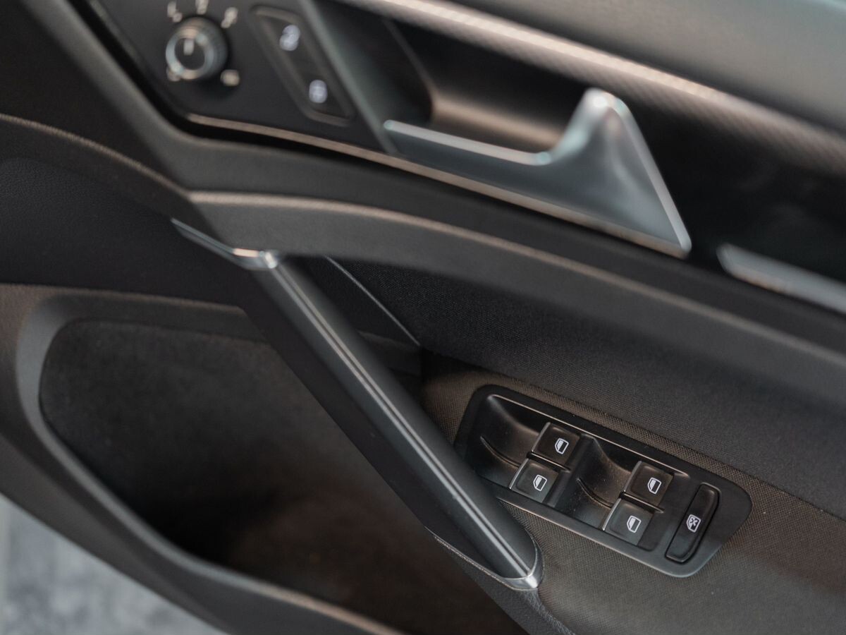 Volkswagen Golf 2013 - фото автомобиля