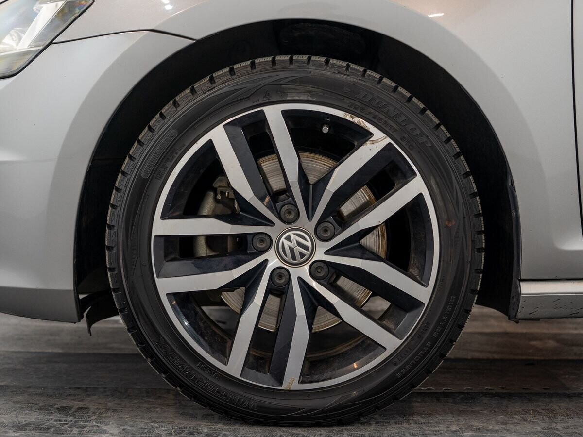 Volkswagen Golf 2013 - фото автомобиля