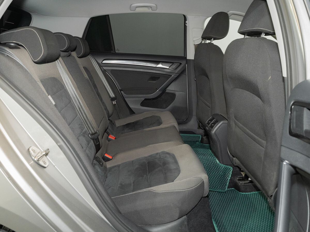 Volkswagen Golf 2013 - фото автомобиля