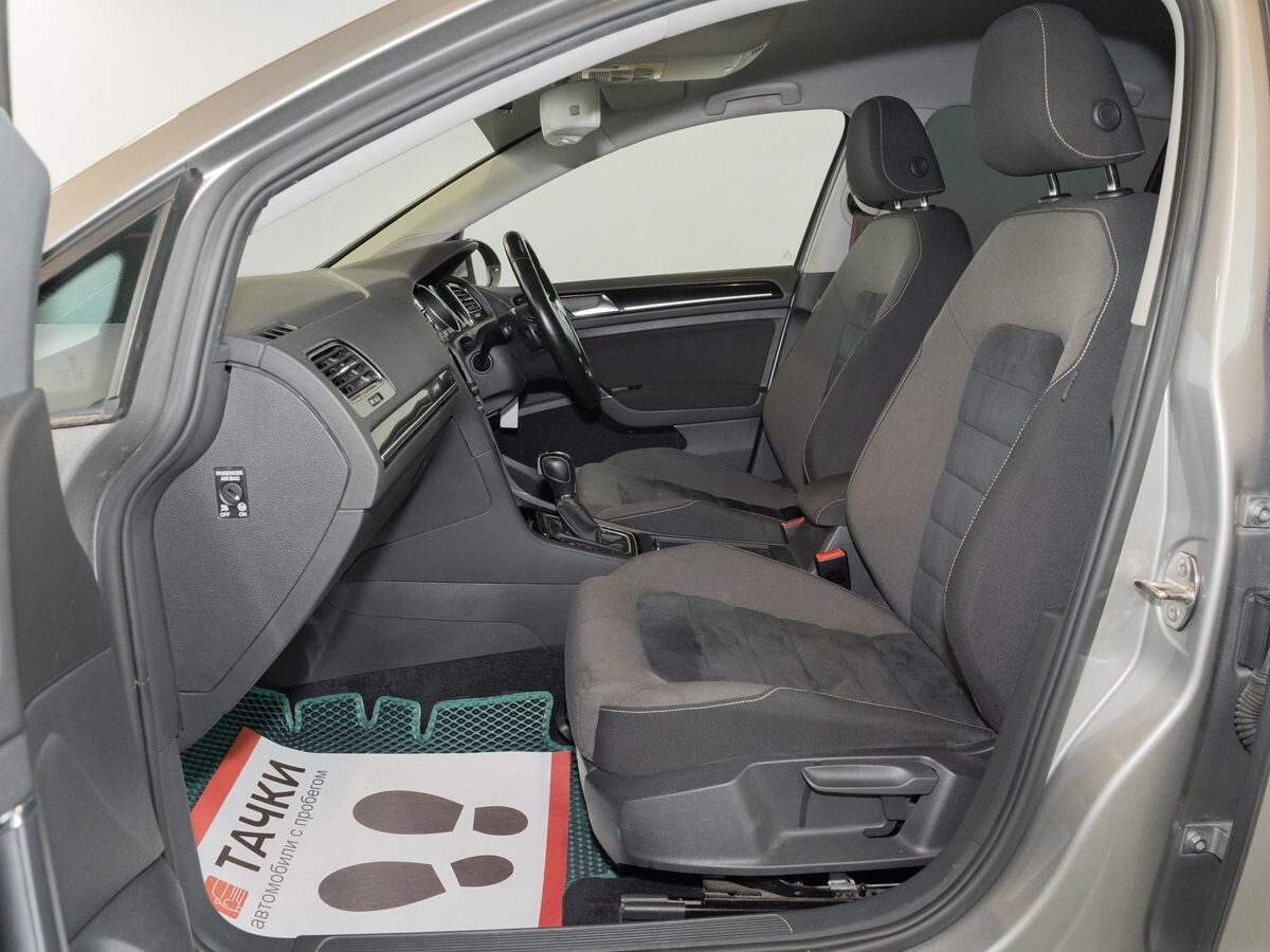 Volkswagen Golf 2013 - фото автомобиля