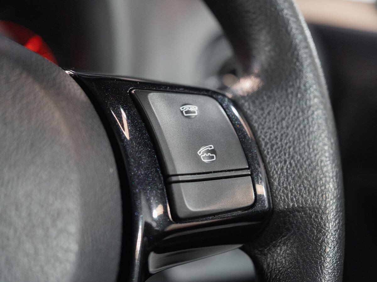 Toyota Vitz 2019 - фото автомобиля