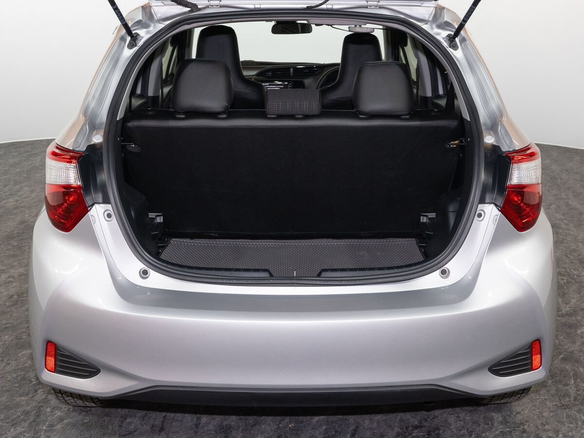 Toyota Vitz 2019 - фото автомобиля