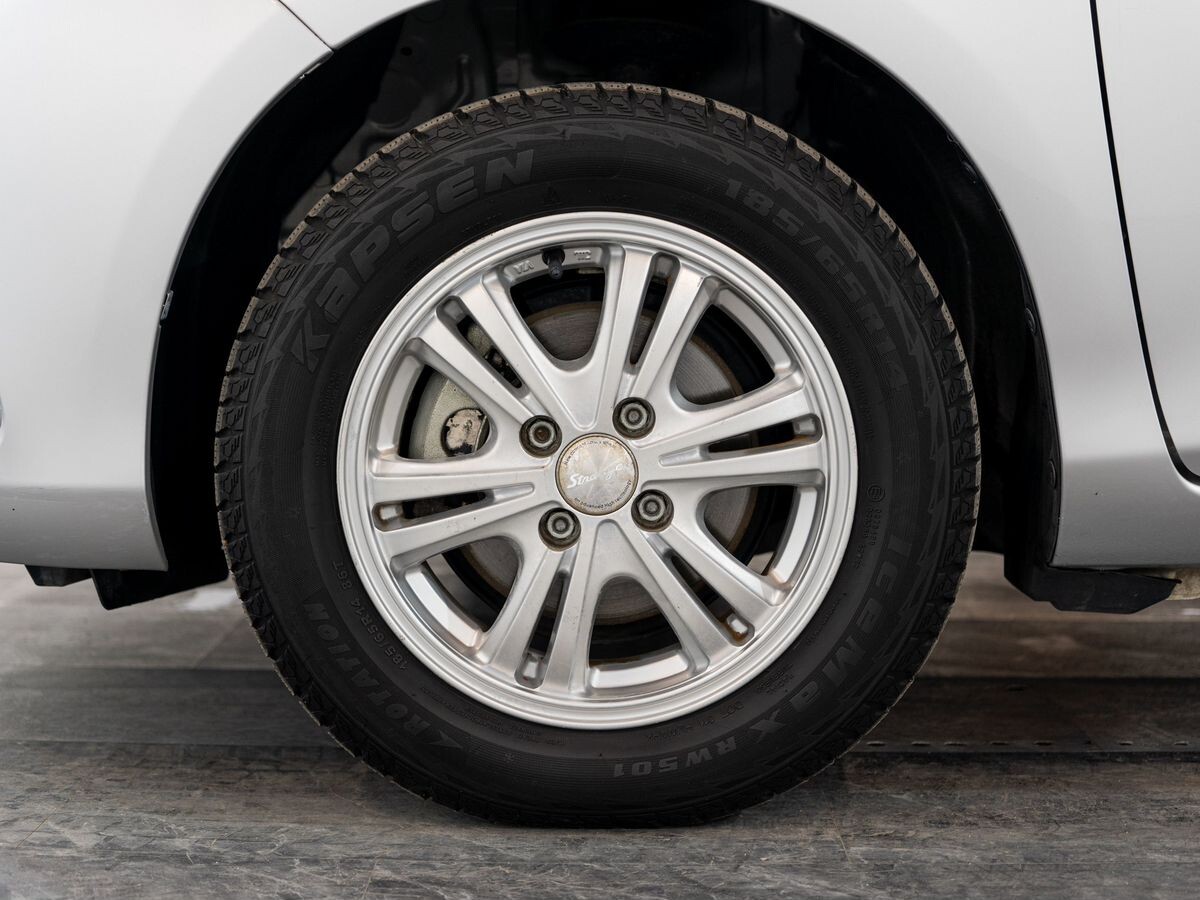 Toyota Vitz 2019 - фото автомобиля