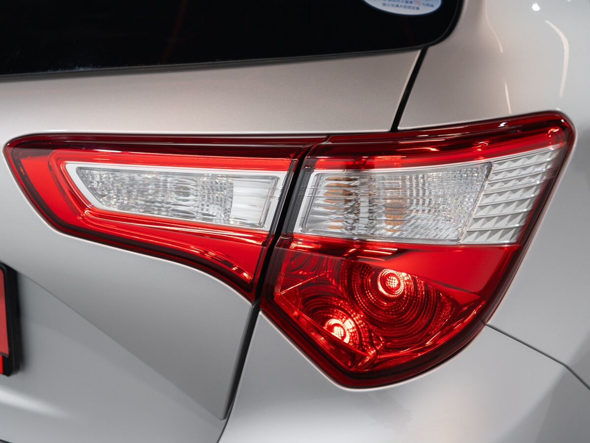 Toyota Vitz 2019 - фото автомобиля