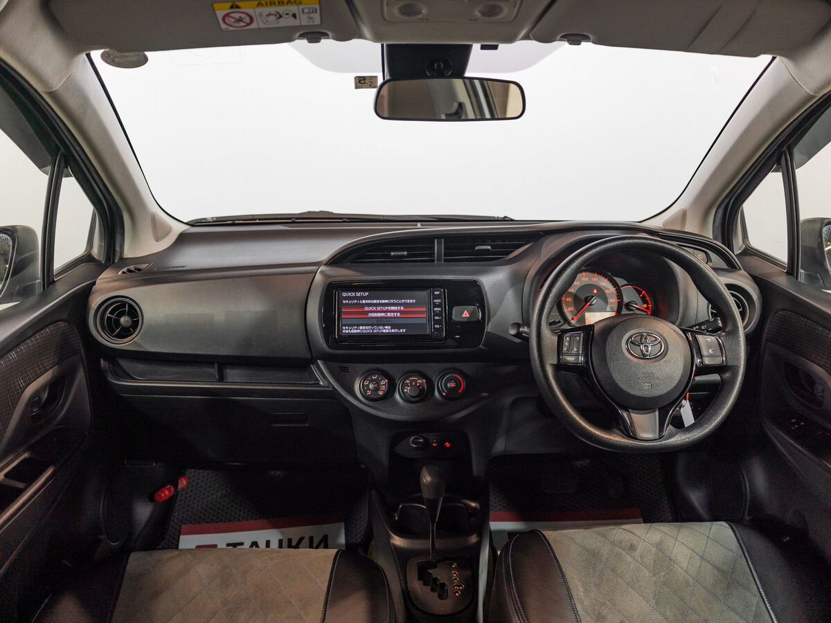 Toyota Vitz 2019 - фото автомобиля