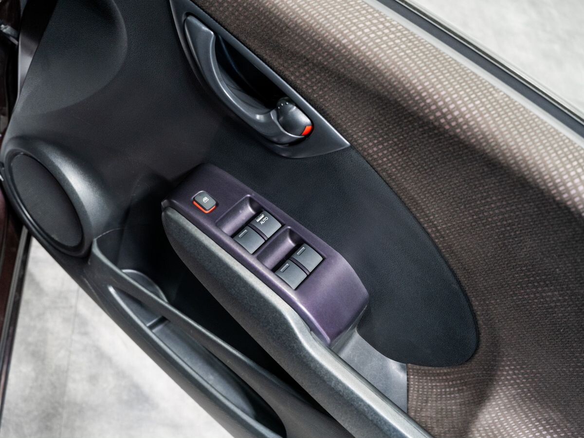 Honda Fit 2012 - фото автомобиля