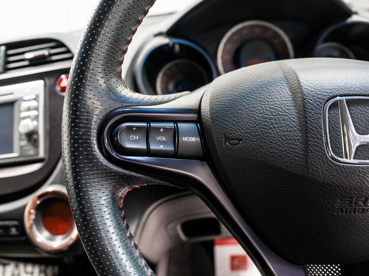 Honda Fit 2012 - фото автомобиля