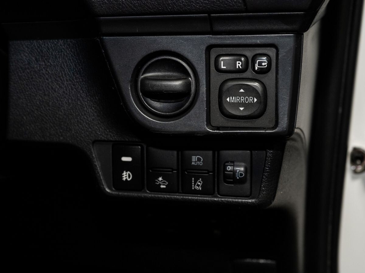 Toyota Corolla 2017 - фото автомобиля