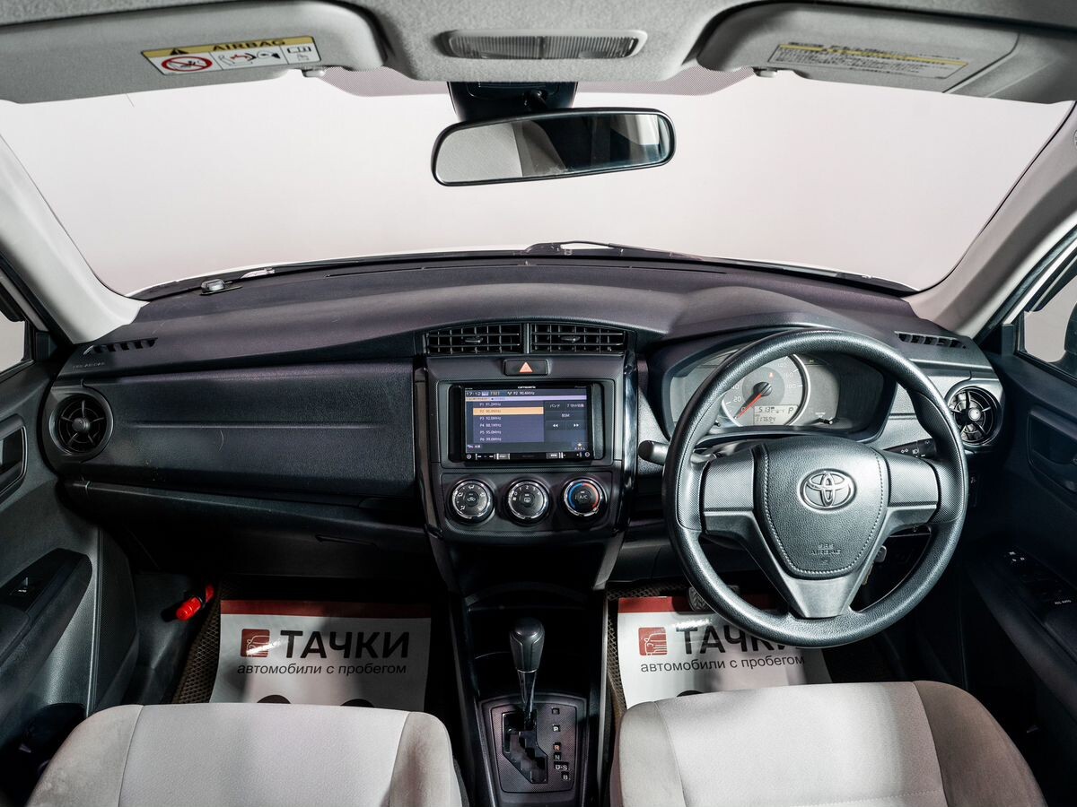 Toyota Corolla 2017 - фото автомобиля