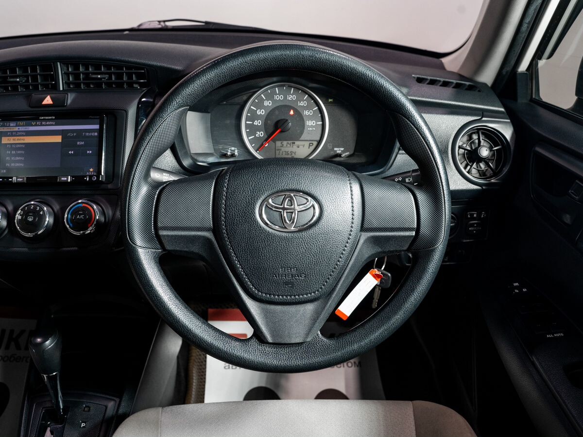 Toyota Corolla 2017 - фото автомобиля