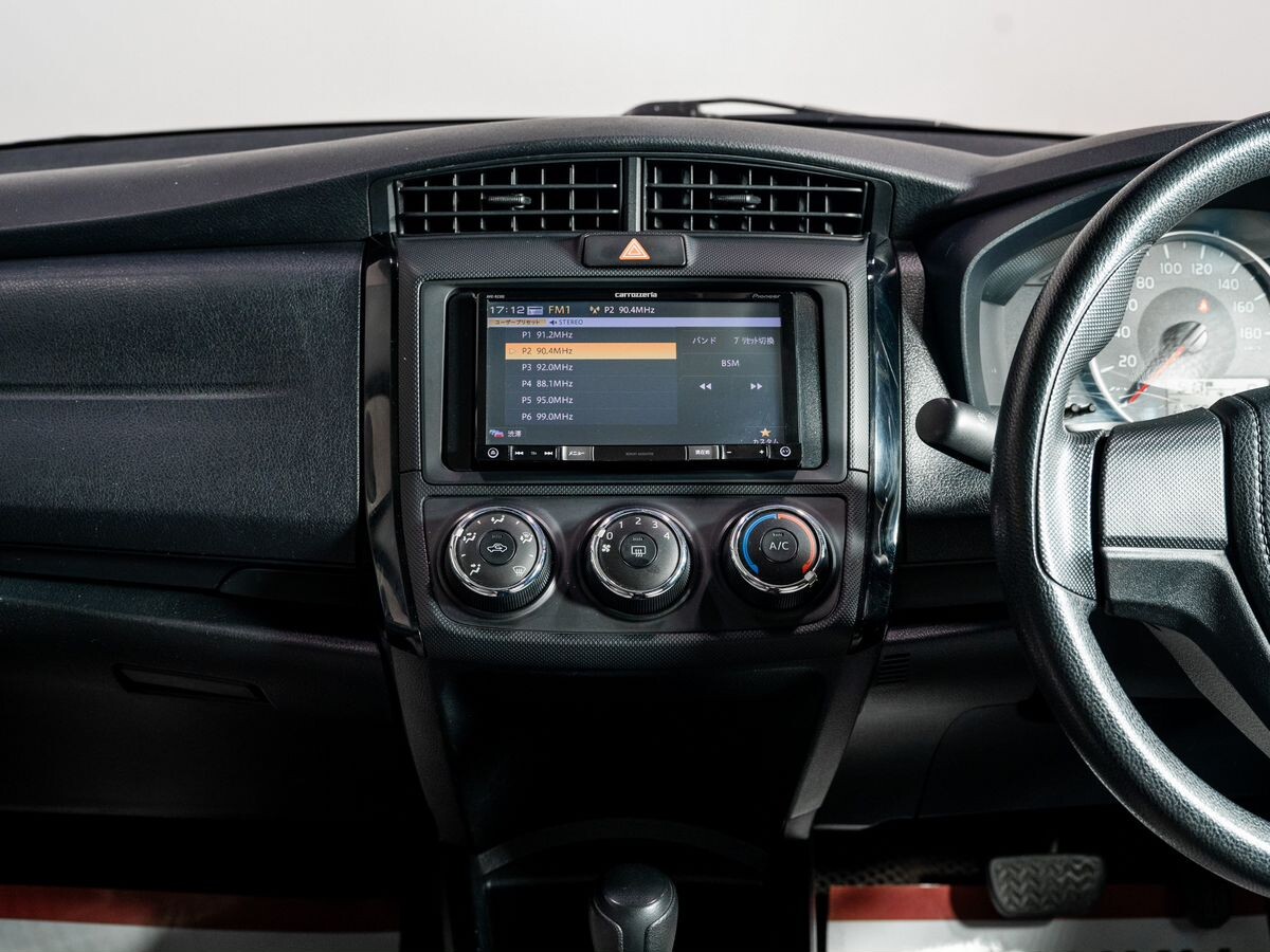 Toyota Corolla 2017 - фото автомобиля