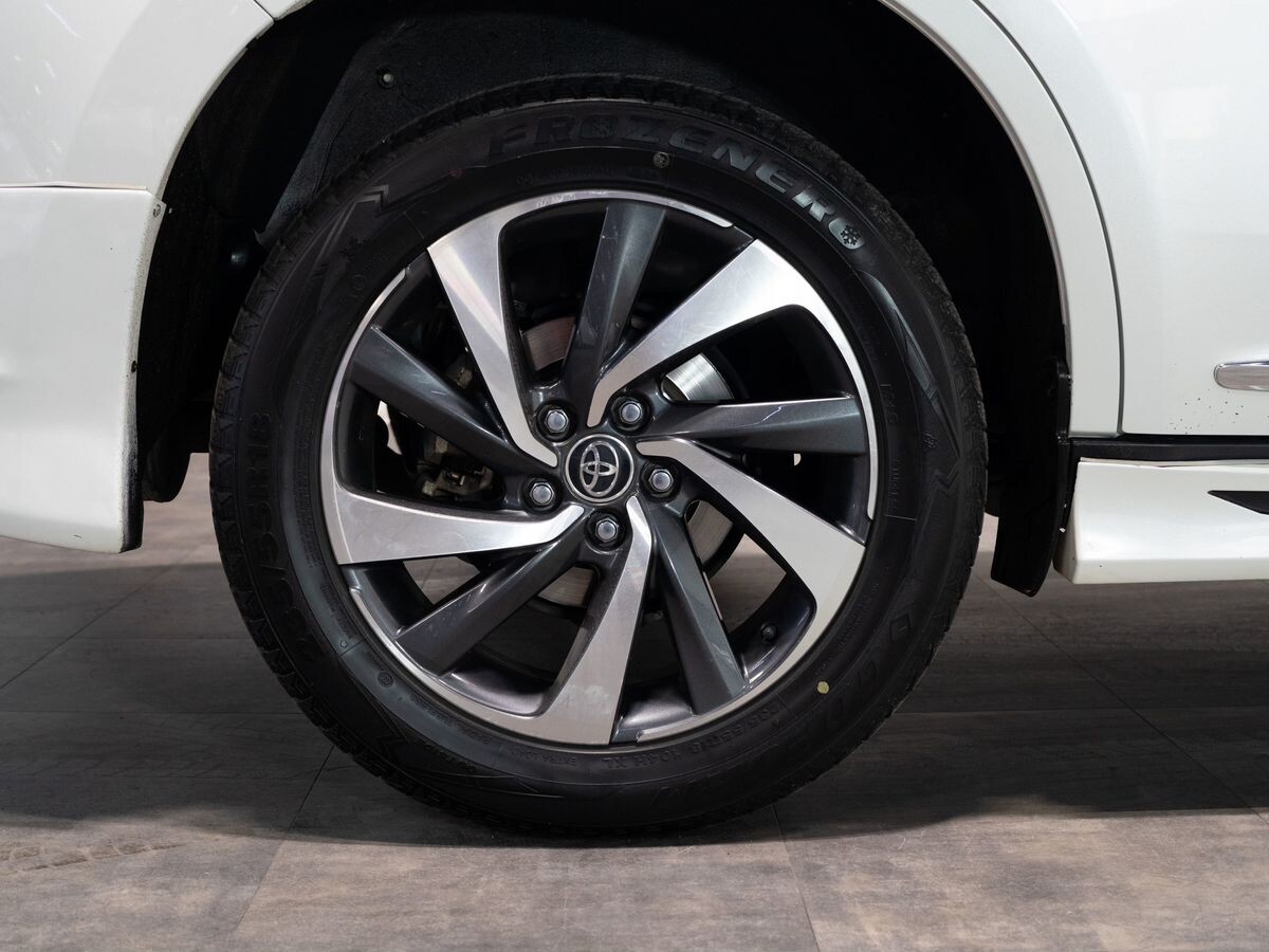 Toyota Harrier 2018 - фото автомобиля