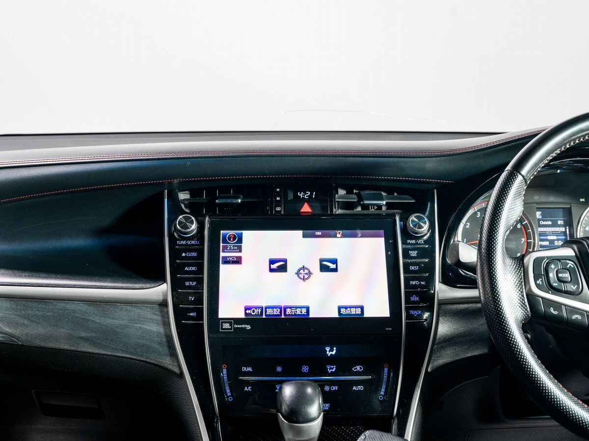 Toyota Harrier 2018 - фото автомобиля