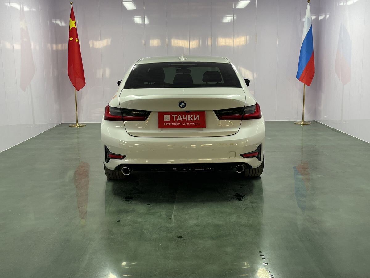 BMW 3 серии 2021 - фото автомобиля