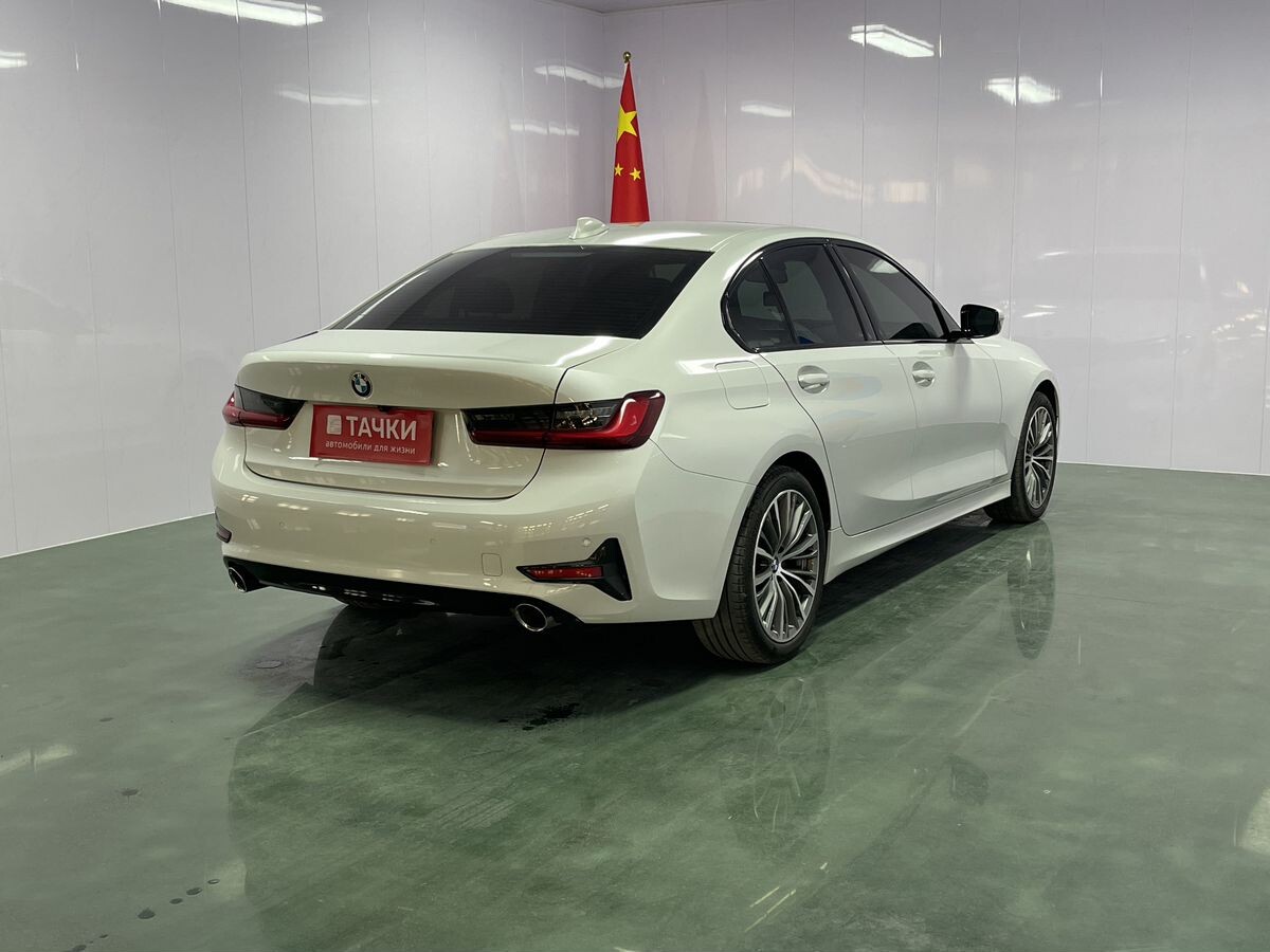 BMW 3 серии 2021 - фото автомобиля