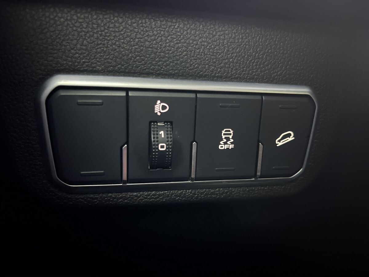 Haval M6 2022 - фото автомобиля