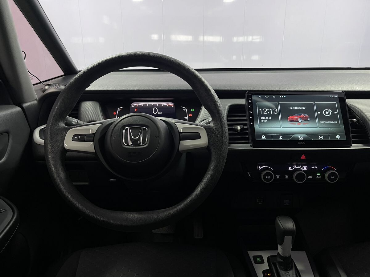 Honda Fit 2022 - фото автомобиля