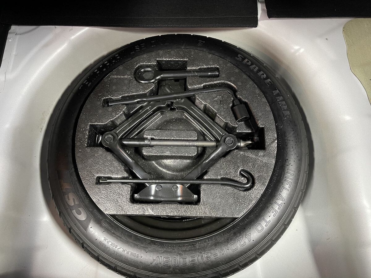 Kia KX1 2021 - фото автомобиля