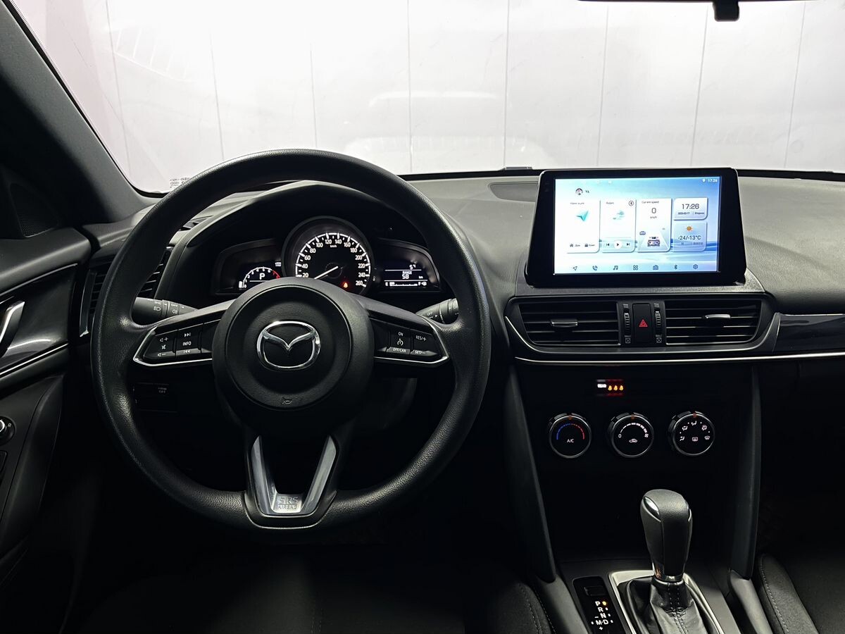 Mazda CX-4 2023 - фото автомобиля