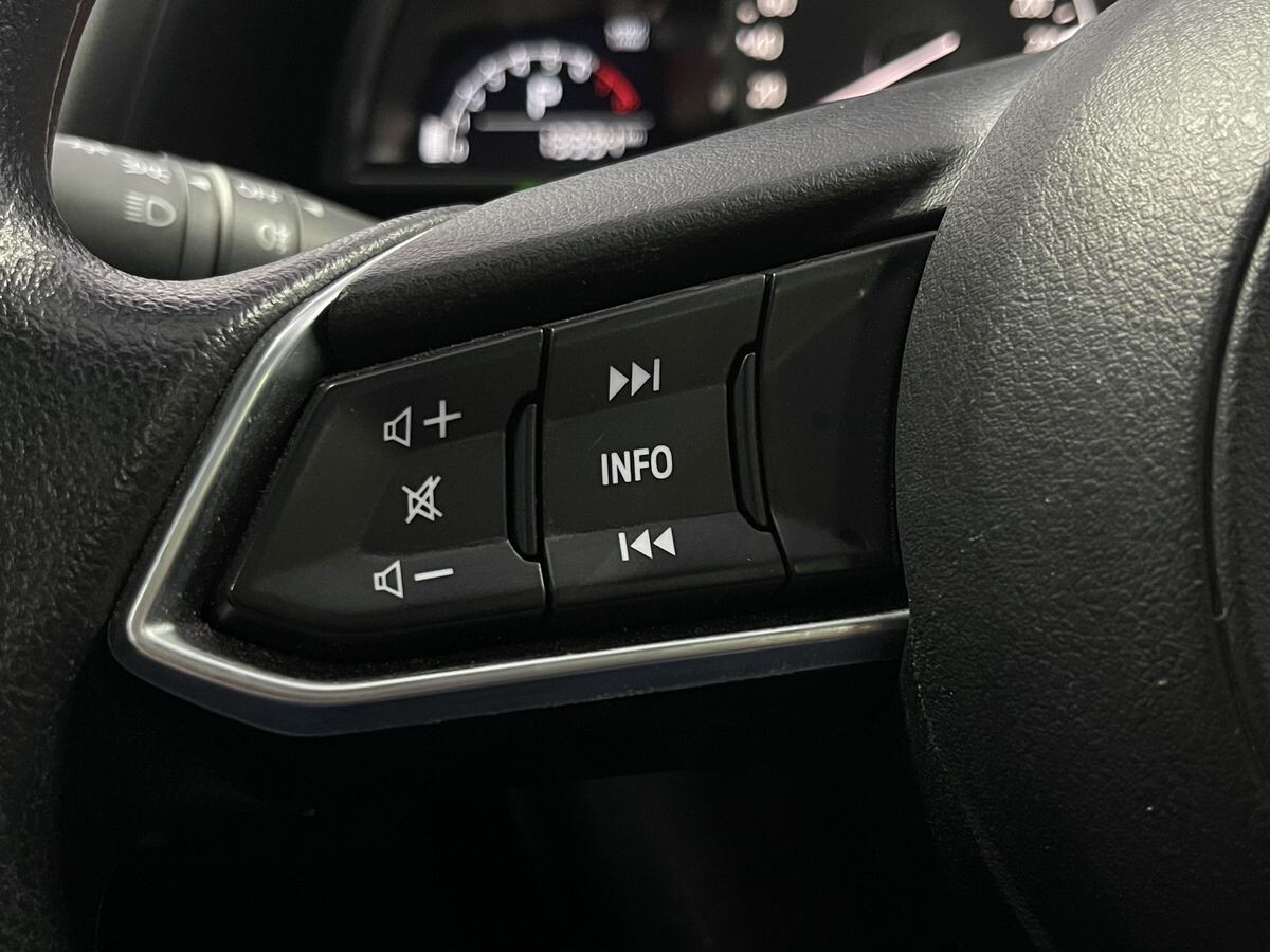 Mazda CX-4 2023 - фото автомобиля