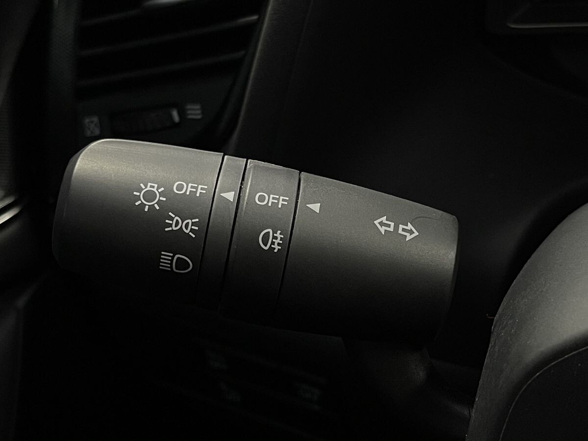 Mazda CX-4 2023 - фото автомобиля