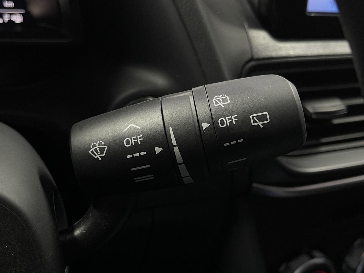 Mazda CX-4 2023 - фото автомобиля