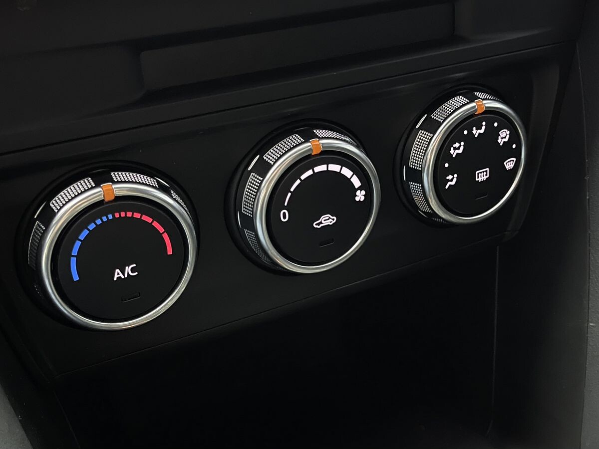 Mazda CX-4 2023 - фото автомобиля